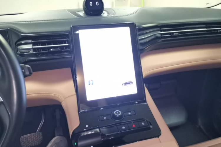 Used Nio ES8 2018 Founder Edition Audio And AC Panel