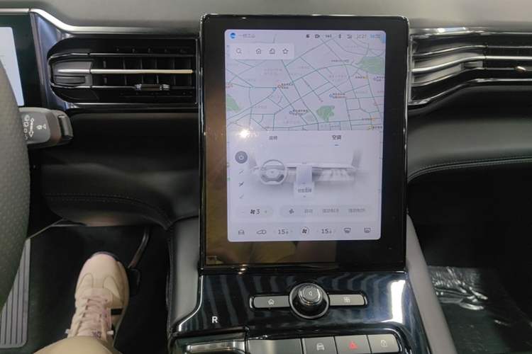 Used Nio ES8 2018 355 km Base Version 7-Seater Edition Audio And AC Panel