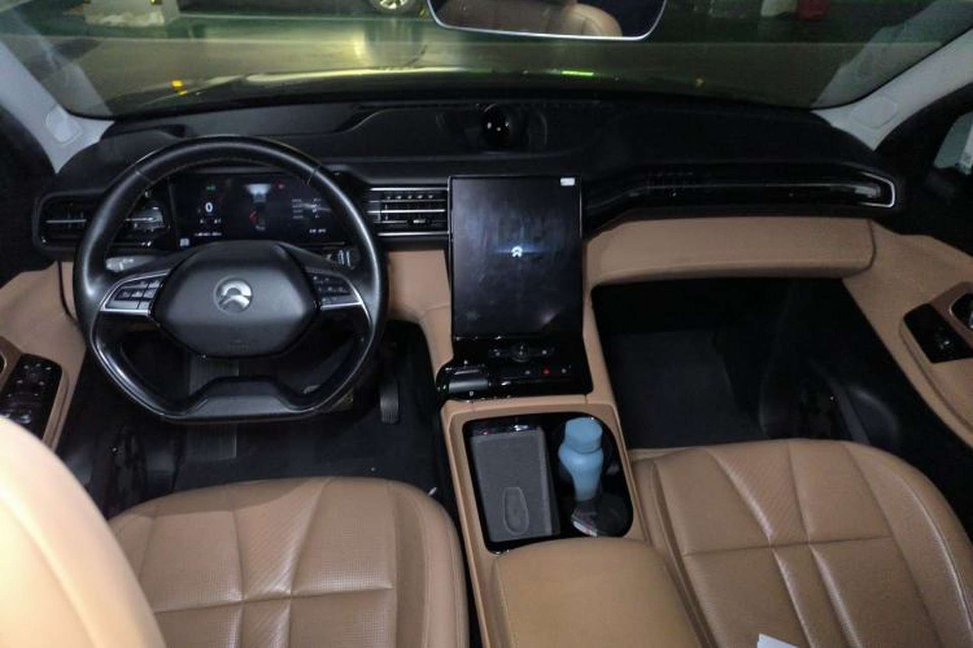 Used Nio ES8 2018 355 km Base Version 6-Seater Edition Center Console