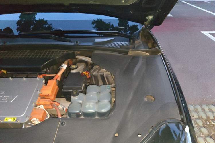 Used Nio ES8 2018 Founder Edition Engine Bay Left