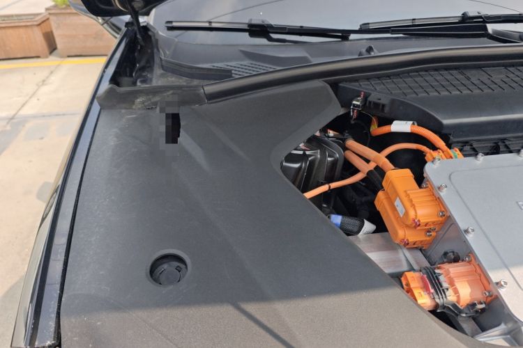 Used Nio ES8 2018 Founder Edition Engine Bay Right