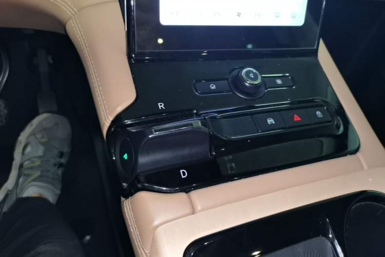 Used Nio ES8 2018 Founder Edition Gear Lever