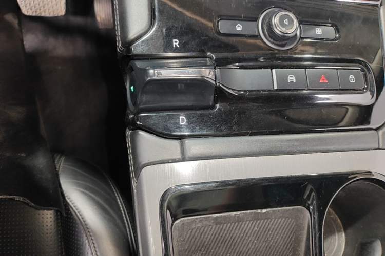 Used Nio ES8 2018 Founder Edition Gear Lever