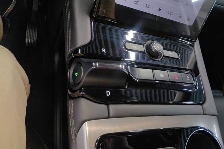 Used Nio ES8 2018 355 km Base Version 7-Seater Edition Gear Lever