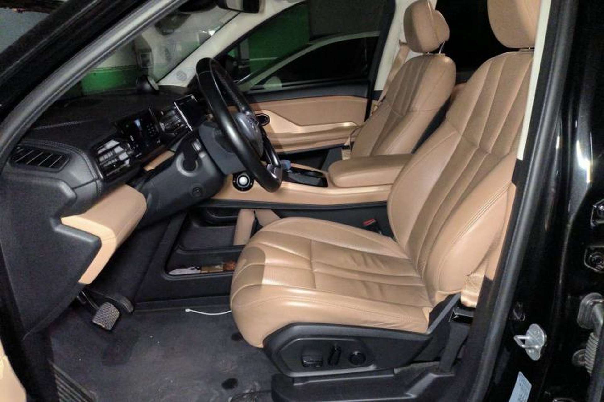 Used Nio ES8 2018 355 km Base Version 6-Seater Edition Left Front Seat