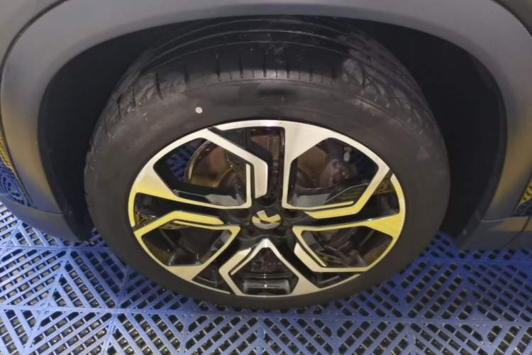 Used Nio ES8 2018 Founder Edition Left Front Wheel Hub