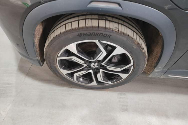 Used Nio ES8 2018 Founder Edition Left Front Wheel Hub