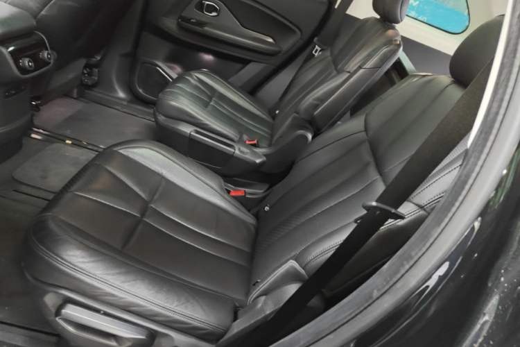Used Nio ES8 2018 355 km Base Version 6-Seater Edition Left Rear Seat