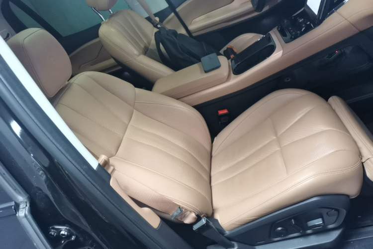 Used Nio ES8 2018 Founder Edition Right Front Seat
