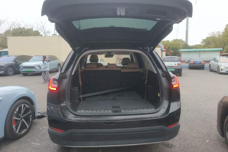 Used Nio ES8 2018 Founder Edition Trunk