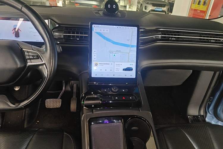Used Nio ES8 2018 Founder Edition Audio And AC Panel