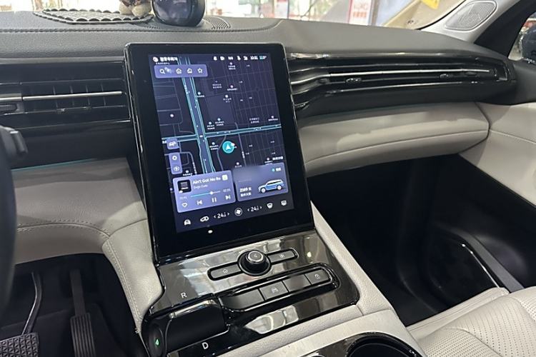 Used Nio ES8 2018 Founder Edition Audio And AC Panel