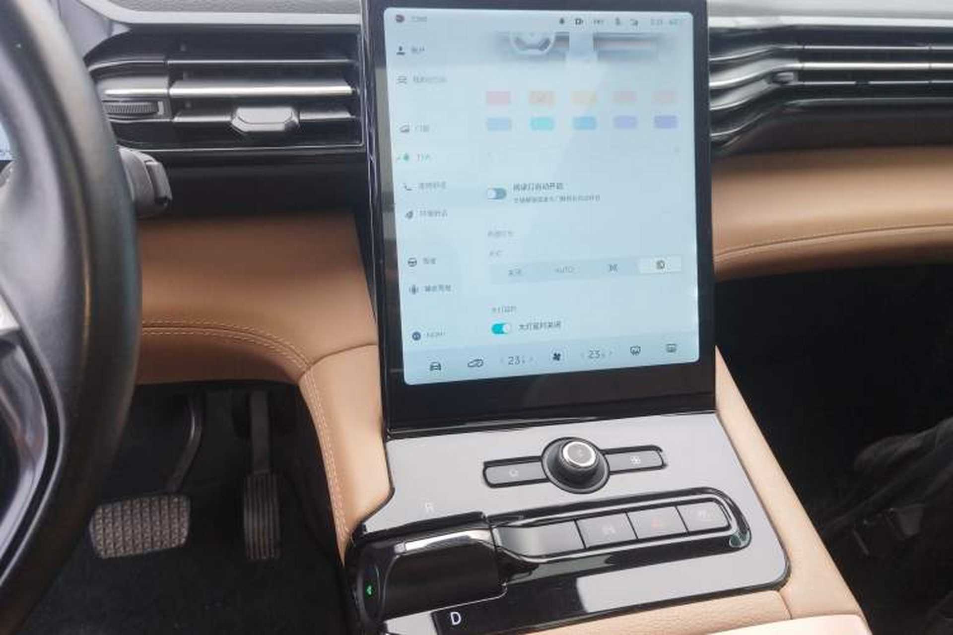 Used Nio ES8 2018 355 km Base Version 7-Seater Edition Audio And AC Panel