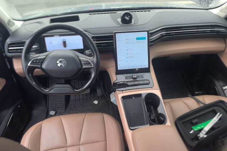 Used Nio ES8 2018 355 km Base Version 6-Seater Edition Center Console