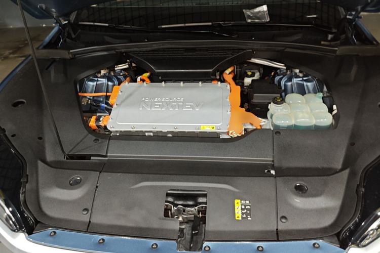 Used Nio ES8 2018 355 km Base Version 7-Seater Edition Engine Bay
