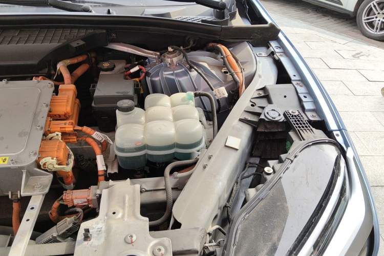 Used Nio ES8 2018 Founder Edition Engine Bay Left