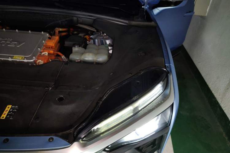 Used Nio ES8 2018 Founder Edition Engine Bay Left