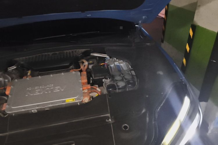 Used Nio ES8 2018 355 km Base Version 7-Seater Edition Engine Bay Left