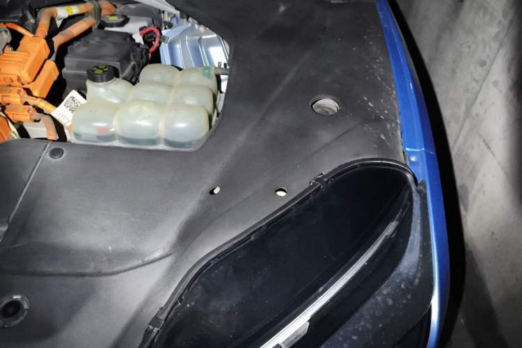 Used Nio ES8 2018 Founder Edition Engine Bay Left