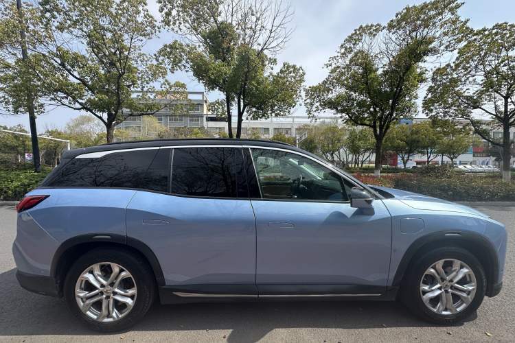 Used Nio ES8 2018 355 km Base Version 7-Seater Edition Exterior 3