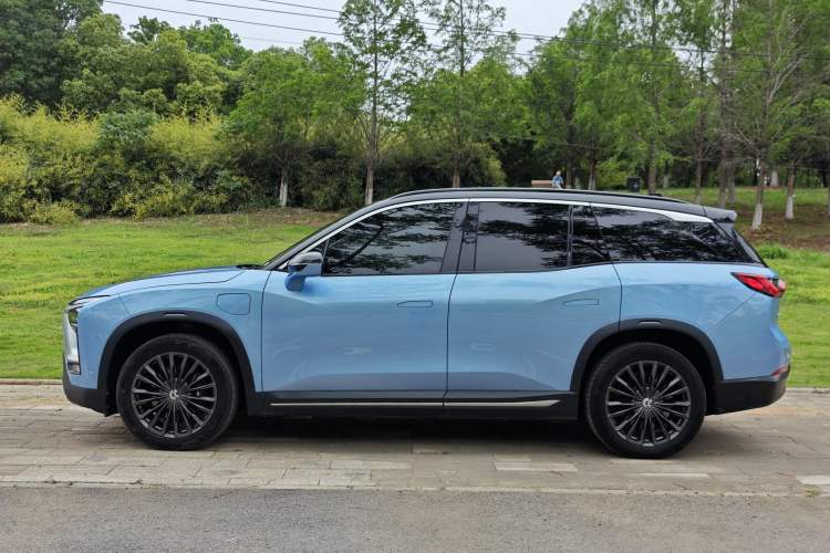 Used Nio ES8 2018 355 km Base Version 7-Seater Edition Exterior 3