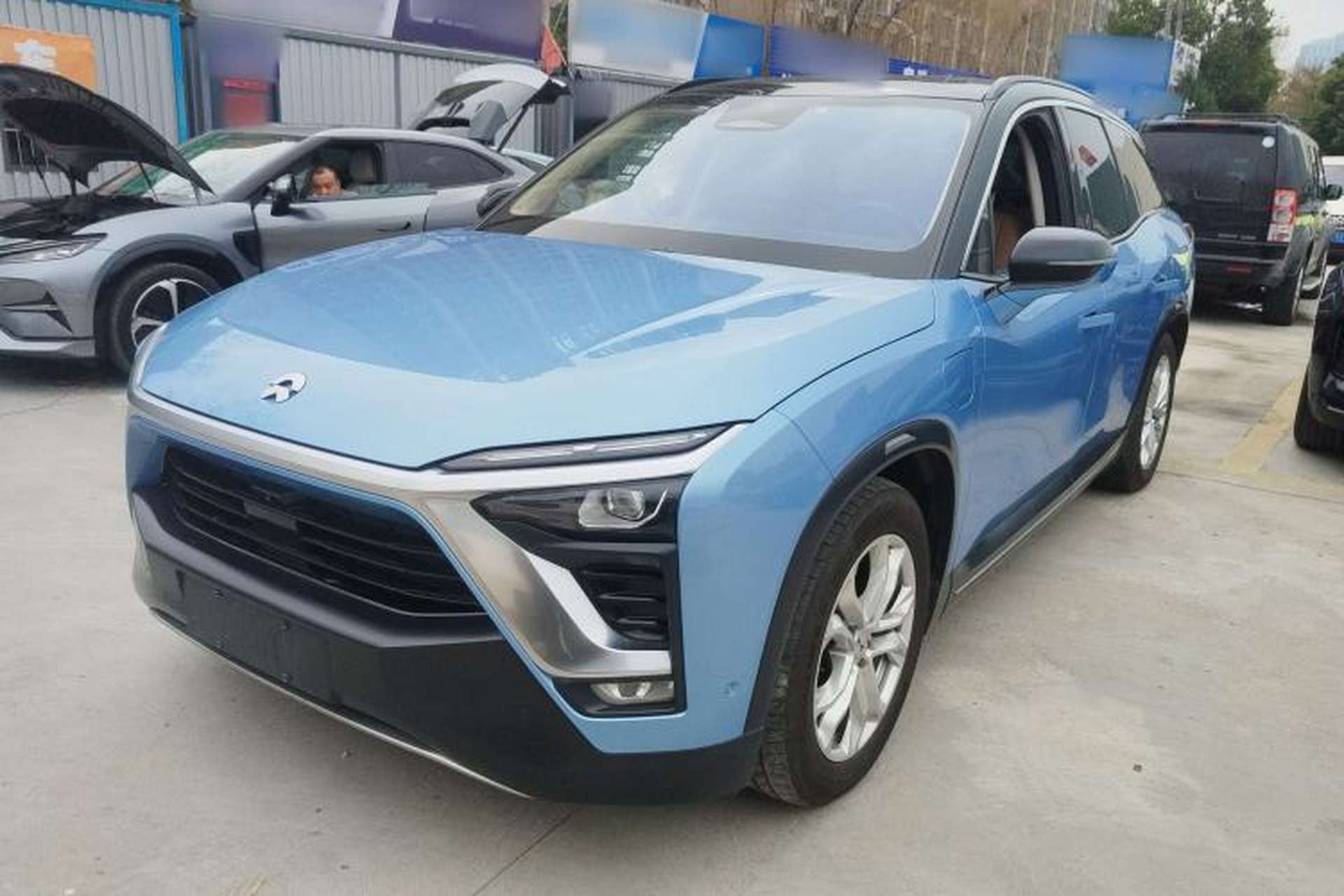 Used Nio ES8 2018 355 km Base Version 7-Seater Edition Front Left 45 Deg