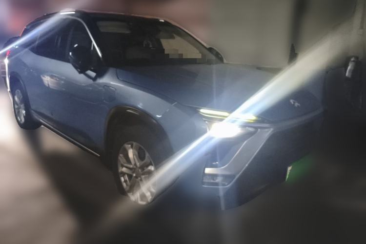 Used Nio ES8 2018 355 km Base Version 7-Seater Edition Front Right 45 Deg