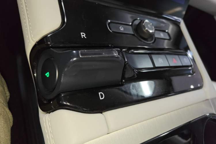 Used Nio ES8 2018 Founder Edition Gear Lever