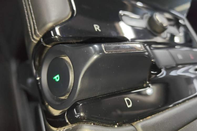 Used Nio ES8 2018 Founder Edition Gear Lever