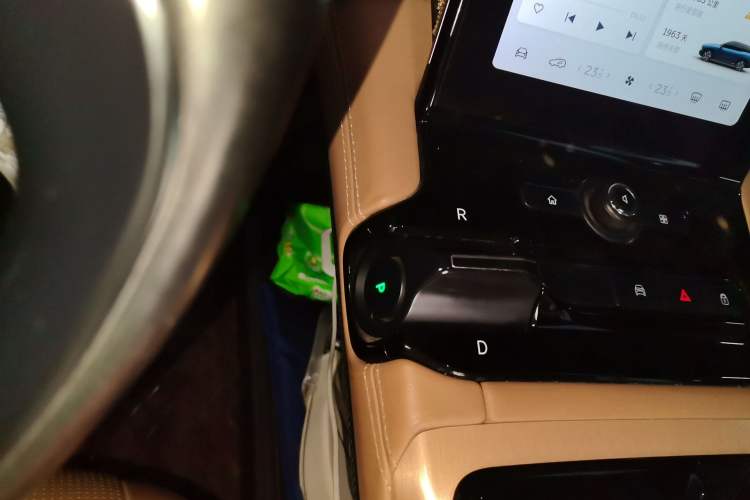 Used Nio ES8 2018 Founder Edition Gear Lever