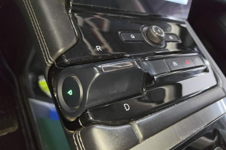 Used Nio ES8 2018 355 km Base Version 7-Seater Edition Gear Lever