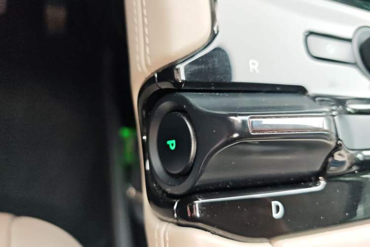 Used Nio ES8 2018 Founder Edition Gear Lever