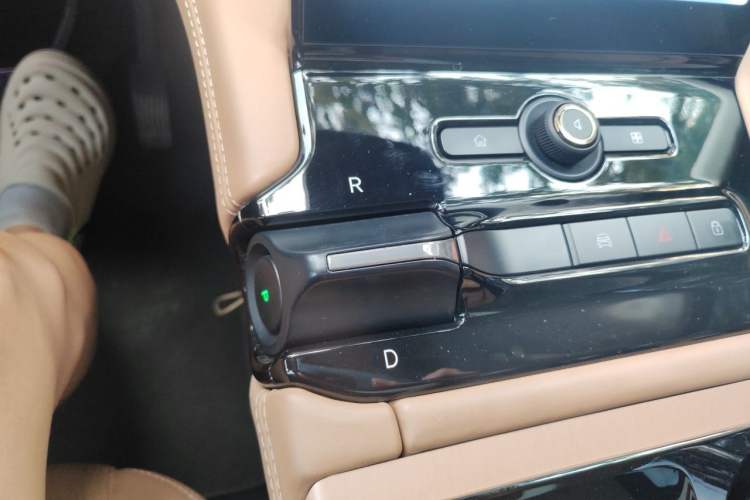 Used Nio ES8 2018 Founder Edition Gear Lever