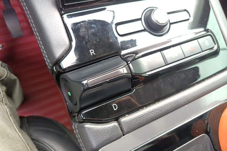 Used Nio ES8 2018 355 km Base Version 7-Seater Edition Gear Lever