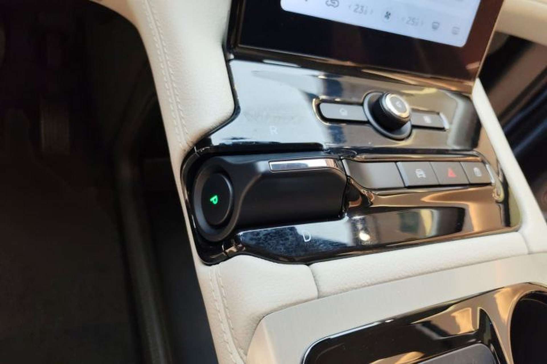 Used Nio ES8 2018 355 km Base Version 6-Seater Edition Gear Lever