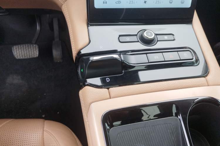 Used Nio ES8 2018 355 km Base Version 7-Seater Edition Gear Lever