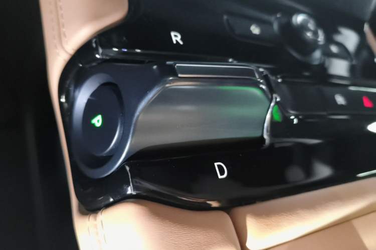Used Nio ES8 2018 Founder Edition Gear Lever