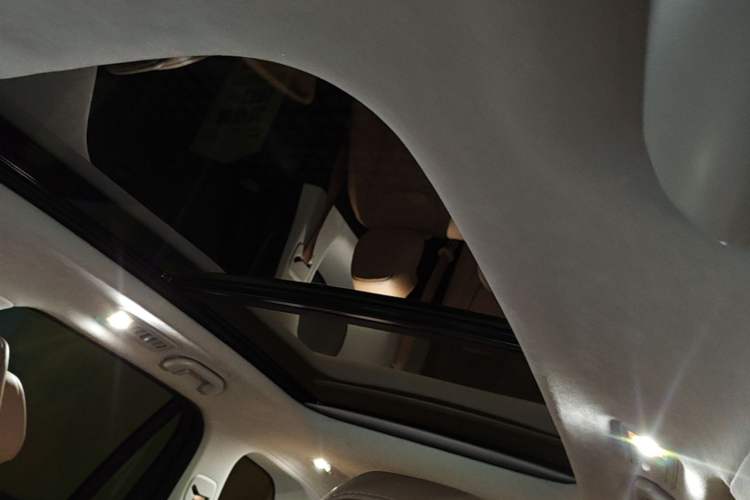 Used Nio ES8 2018 355 km Base Version 7-Seater Edition Headliner