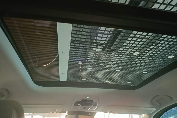 Used Nio ES8 2018 355 km Base Version 7-Seater Edition Headliner