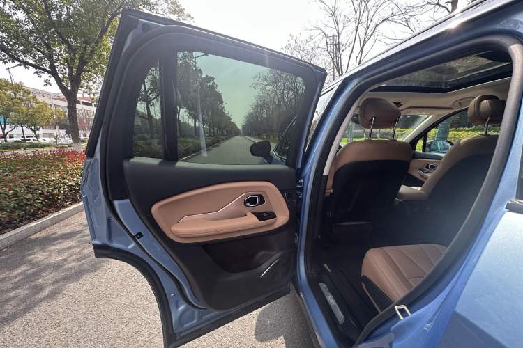 Used Nio ES8 2018 355 km Base Version 7-Seater Edition Interior 1
