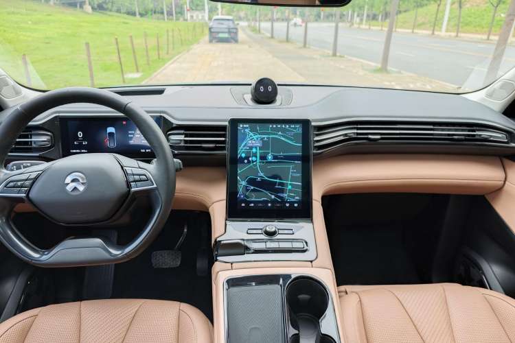 Used Nio ES8 2018 355 km Base Version 7-Seater Edition Interior 1