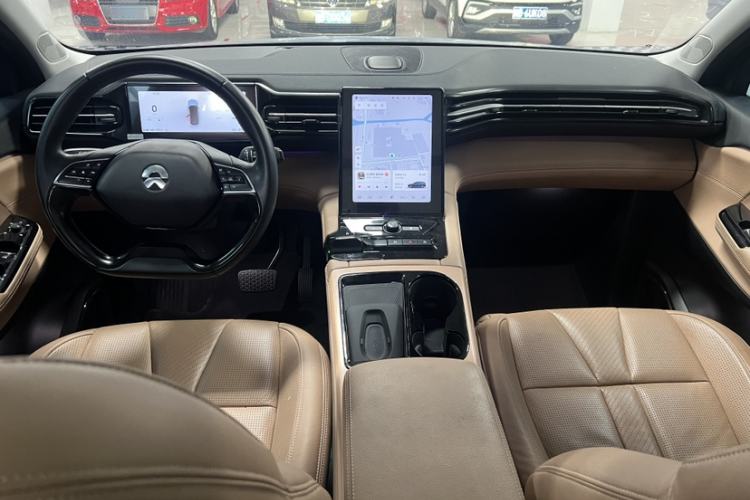 Used Nio ES8 2018 355 km Base Version 7-Seater Edition Interior 1