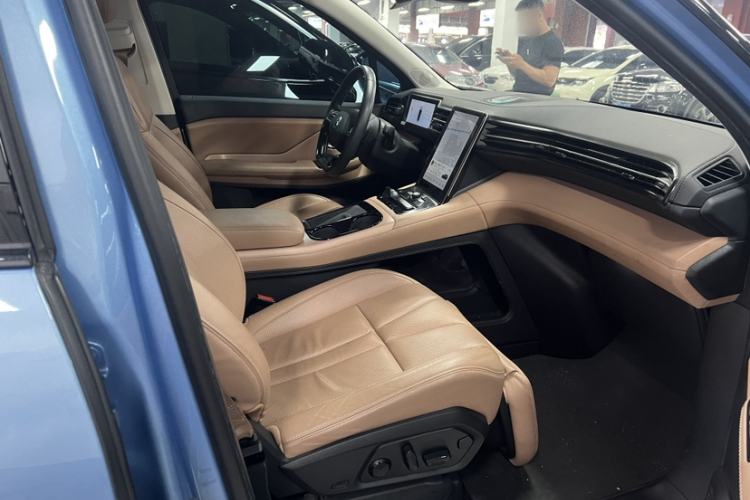 Used Nio ES8 2018 355 km Base Version 7-Seater Edition Interior 5