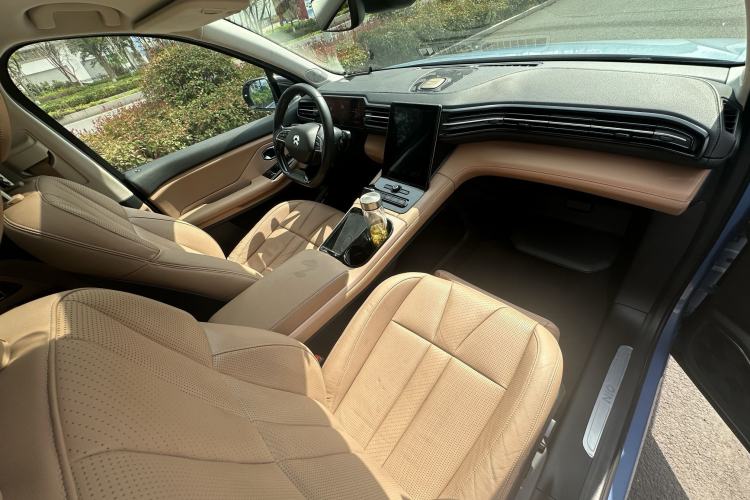 Used Nio ES8 2018 355 km Base Version 7-Seater Edition Interior 8
