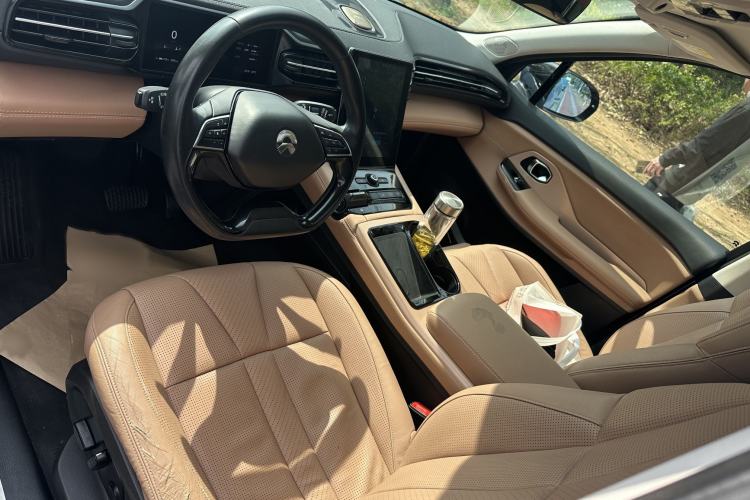 Used Nio ES8 2018 355 km Base Version 7-Seater Edition Interior 9