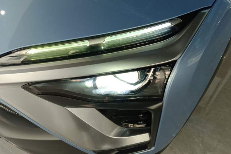 Used Nio ES8 2018 355 km Base Version 7-Seater Edition Left Front Headlight