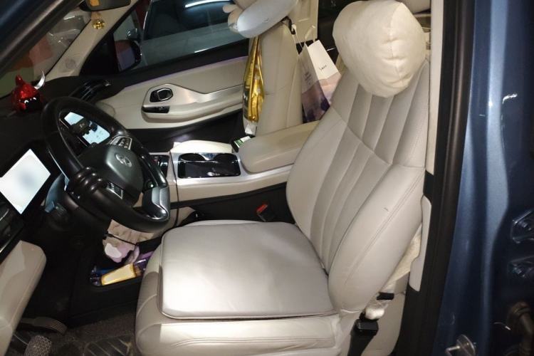 Used Nio ES8 2018 355 km Base Version 7-Seater Edition Left Front Seat