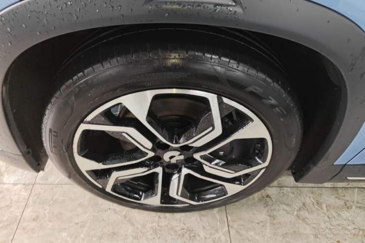 Used Nio ES8 2018 Founder Edition Left Front Wheel Hub
