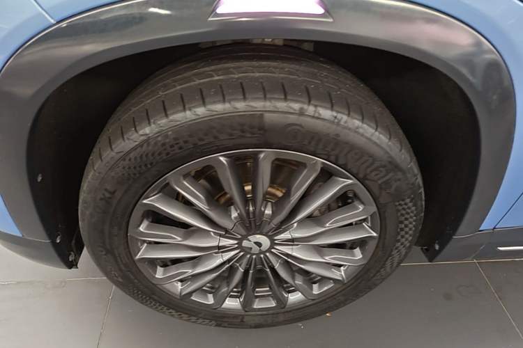 Used Nio ES8 2018 355 km Base Version 7-Seater Edition Left Front Wheel Hub