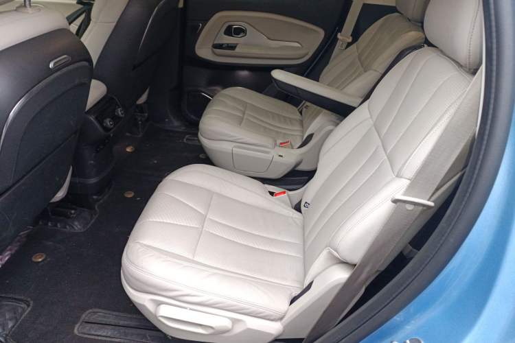 Used Nio ES8 2018 355 km Base Version 6-Seater Edition Left Rear Seat